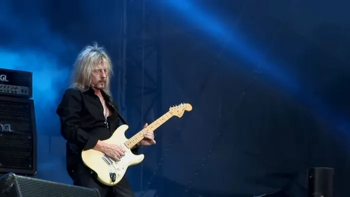 [BD欧美演唱会][Axel Rudi Pell & Friends – Magic Moments – 25th Anniversary Special Show 2015][BDMV][43.7G][百度网盘]