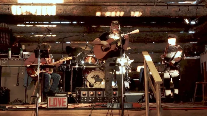 [BD欧美演唱会][尼尔·杨 & 狂马合唱团 Neil Young & Crazy Horse – Barn 2021][BDMV][19.4GB][百度网盘]