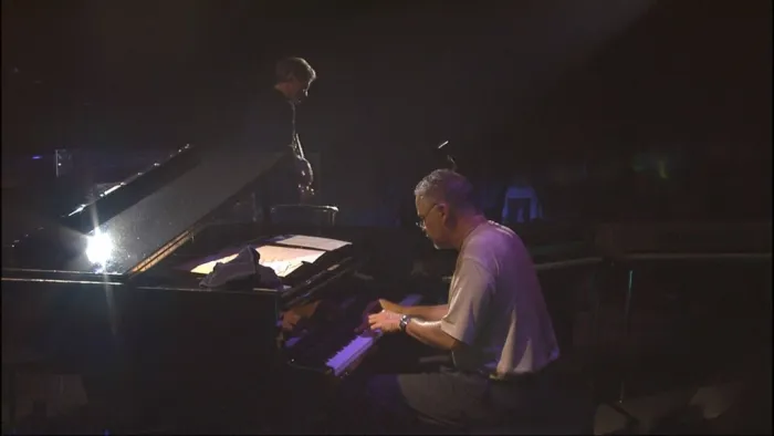 [BD欧美演唱会][蒙特勒传奇演奏会 Legends Live at Montreux 1997][BDMV][22.5G][百度网盘]